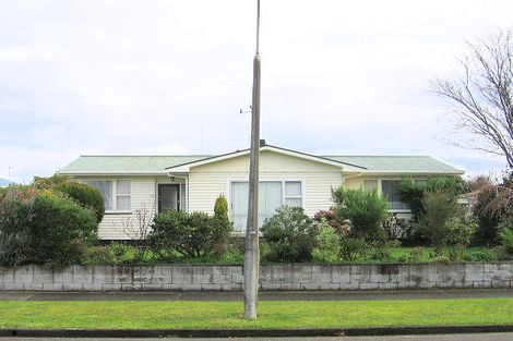 Photo of property in 20 Mokau Place, Terrace End, Palmerston North, 4410