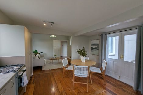 Photo of property in 99 Endeavour Street, Lyall Bay, Wellington, 6022