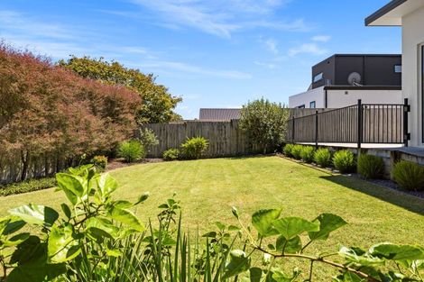 Photo of property in 60 Karewa Parade, Papamoa Beach, Papamoa, 3118