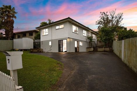 Photo of property in 7 Landsdale Place, Massey, Auckland, 0614
