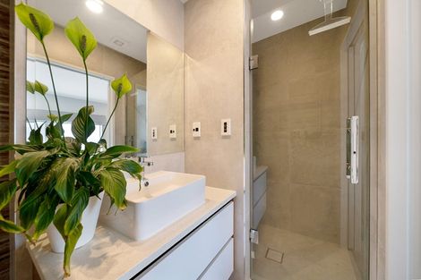 Photo of property in 8 Meritage Lane, Te Atatu South, Auckland, 0610