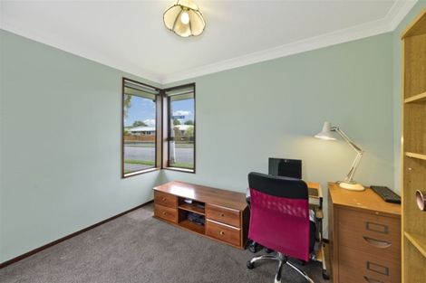 Photo of property in 19 Craven Street, Sockburn, Christchurch, 8042