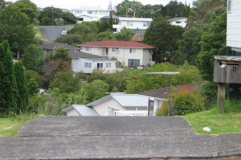 Photo of property in 2/28a Tamahere Drive, Glenfield, Auckland, 0629