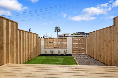 Photo of property in 17 Von Sturmer Street, Mangere East, Auckland, 2024