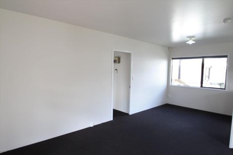 Photo of property in 4/10 Solveig Place, Randwick Park, Auckland, 2105