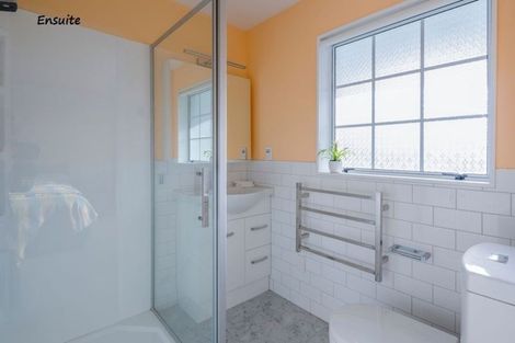 Photo of property in 90 Rimu Street, Waikanae, 5036