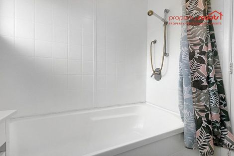 Photo of property in 5 Simpson Road, Ranui, Auckland, 0612