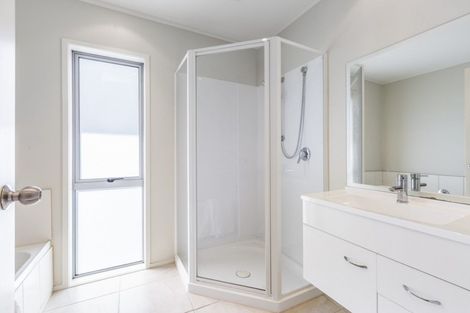 Photo of property in 1 Montmere Avenue, Te Atatu Peninsula, Auckland, 0610