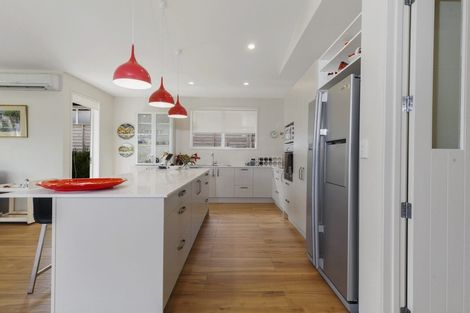 Photo of property in 5 Laly Haddon Place, Matakana, Warkworth, 0985