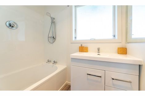 Photo of property in 16 Saunders Place, Redwood, Christchurch, 8051