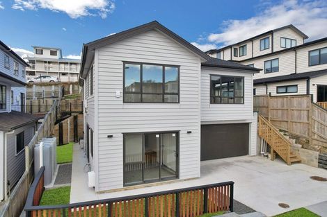 Photo of property in 5 Lawson Creek Street, Massey, Auckland, 0614