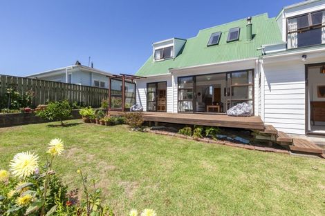 Photo of property in 44 Dale Road, Raumati South, Paraparaumu, 5032