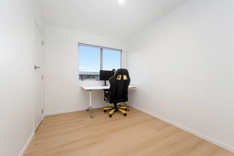 Photo of property in 12 Raelene Place, Massey, Auckland, 0614