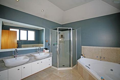 Photo of property in 183 Withells Road, Avonhead, Christchurch, 8042