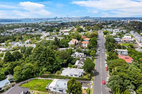 Photo of property in 151 Glenfield Road, Hillcrest, Auckland, 0626