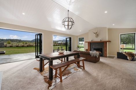 Photo of property in 12 Lancewood Way, Kinloch, Taupo, 3377
