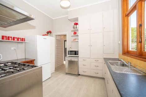 Photo of property in 201 Fitzherbert Avenue, West End, Palmerston North, 4410