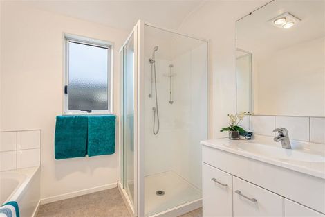 Photo of property in 34a Birdwood Road, Swanson, Auckland, 0612