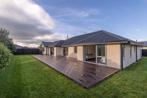 Photo of property in 6 Dundee Close, Darfield, 7510