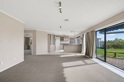Photo of property in 5 Duggan Drive, Owhata, Rotorua, 3010