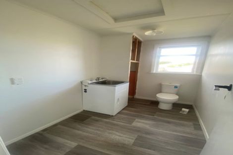 Photo of property in 31 Exeter Crescent, Takaro, Palmerston North, 4412