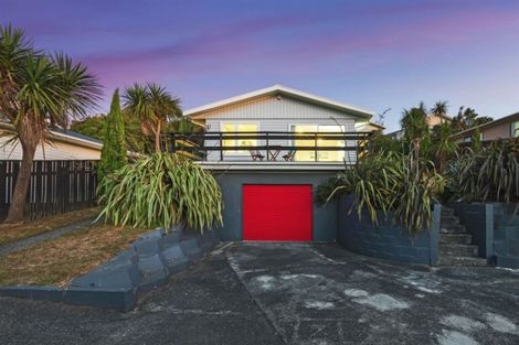 Photo of property in 129 Conclusion Street, Ascot Park, Porirua, 5024