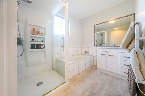 Photo of property in 68 Pencarrow Street, Highbury, Palmerston North, 4412