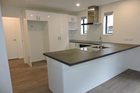 Photo of property in 548b Glenfield Road, Glenfield, Auckland, 0629