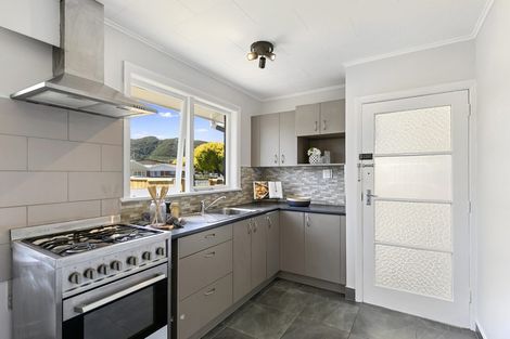 Photo of property in 35 Percy Cameron Street, Avalon, Lower Hutt, 5011
