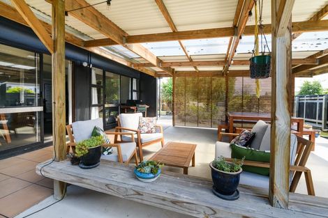 Photo of property in 6 Pukatea Place, Milson, Palmerston North, 4414