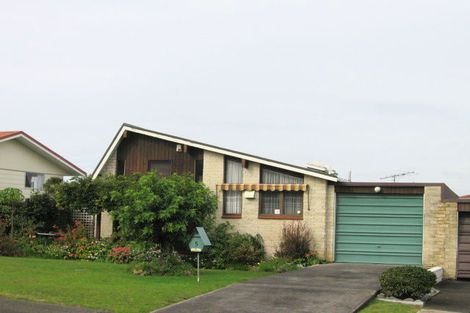 Photo of property in 2 Thorburn Avenue, Red Beach, 0932