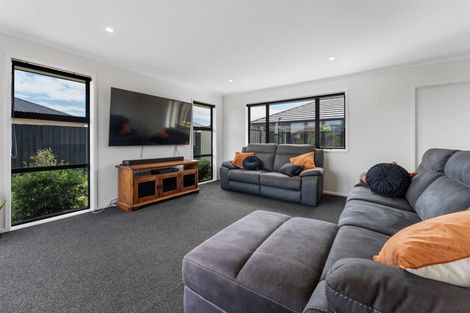 Photo of property in 11 Flagstaff Place, Halswell, Christchurch, 8025