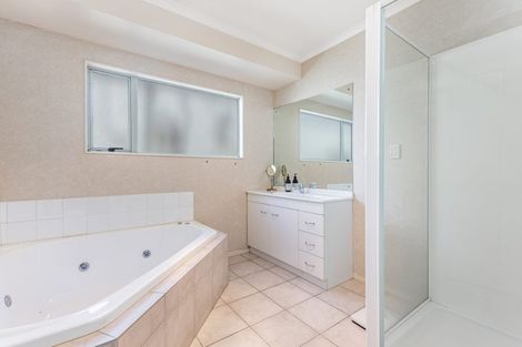 Photo of property in 7 Highfields Terrace, Henderson, Auckland, 0612