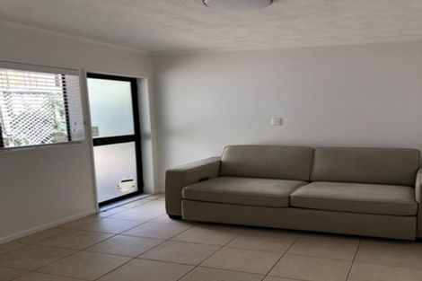 Photo of property in 947 East Coast Road, Torbay, Auckland, 0630