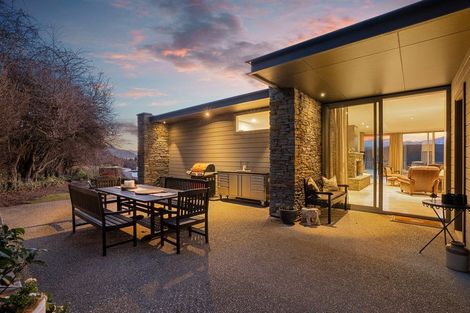 Photo of property in 16 Hayes View Lane, Lake Hayes, Queenstown, 9371