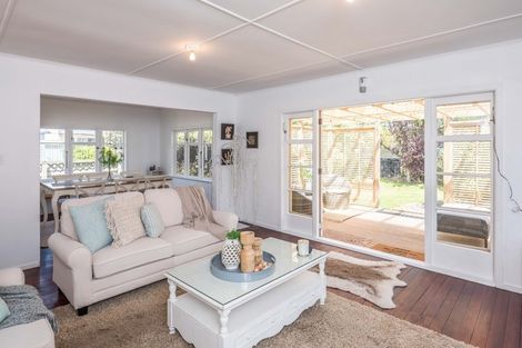 Photo of property in 14 Alexander Road, Raumati Beach, Paraparaumu, 5032