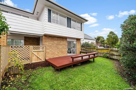 Photo of property in 1/9 Delisle Place, Windsor Park, Auckland, 0632