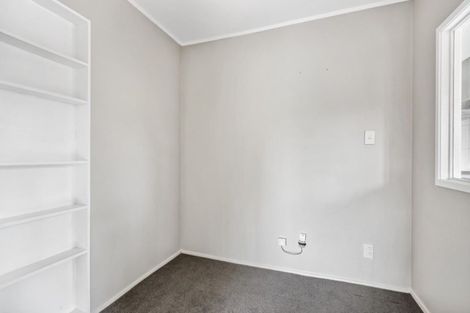 Photo of property in 1/9 Paruru Avenue, Northcote, Auckland, 0627