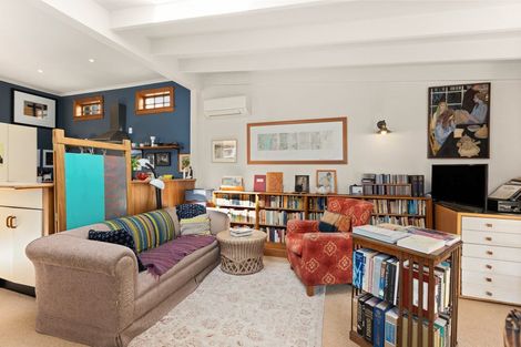 Photo of property in 70 Te Wharepouri Street, Berhampore, Wellington, 6023