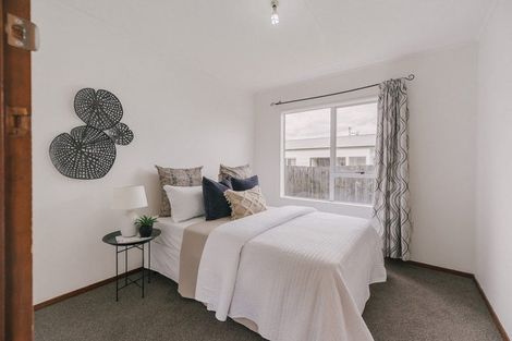 Photo of property in 1 Willowstream Grove, Cloverlea, Palmerston North, 4412