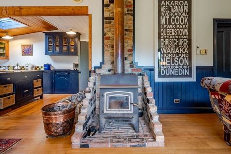 Photo of property in 592 Le Bons Bay Road, Le Bons Bay, Akaroa, 7583