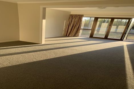 Photo of property in 21 Hawthornden Road, Avonhead, Christchurch, 8042