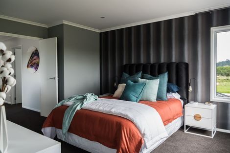 Photo of property in 16 Bridget Court, Red Beach, 0932