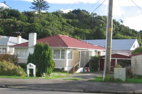 Photo of property in 70 Broderick Road, Johnsonville, Wellington, 6037