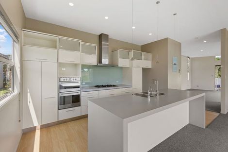 Photo of property in 10e Long Place, Frankleigh Park, New Plymouth, 4310
