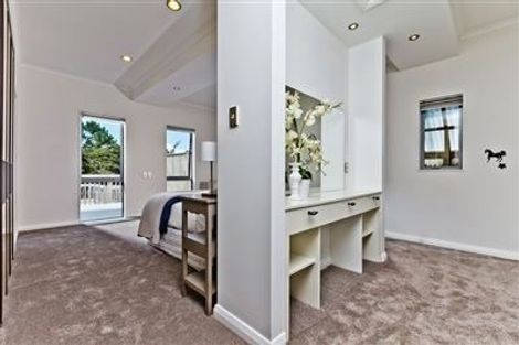 Photo of property in 52 Laurel Oak Drive, Schnapper Rock, Auckland, 0632