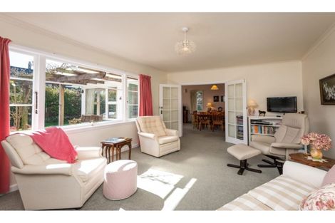 Photo of property in 37 Holly Road, St Albans, Christchurch, 8014