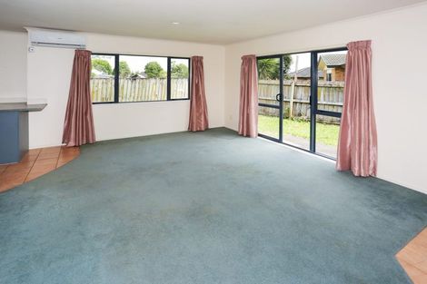 Photo of property in 11 Liddesdale Place, Papakura, 2110