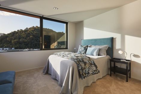 Photo of property in 69 Waikawa Road, Picton, 7220