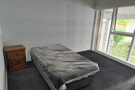 Photo of property in 40 West Coast Road, Glen Eden, Auckland, 0602